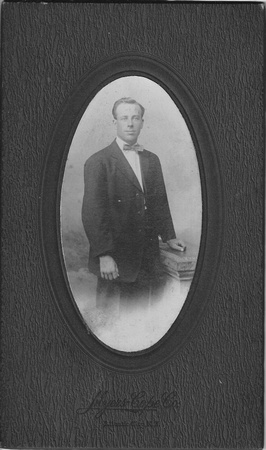 Photo_Unknown Portraits_Myers-Cope Co._standing man