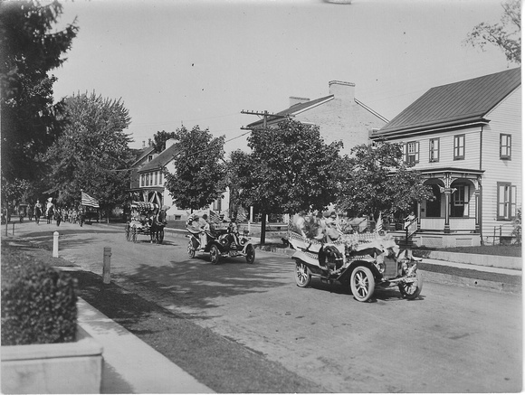 Photo_ Old Home Week_August, 1914_cars